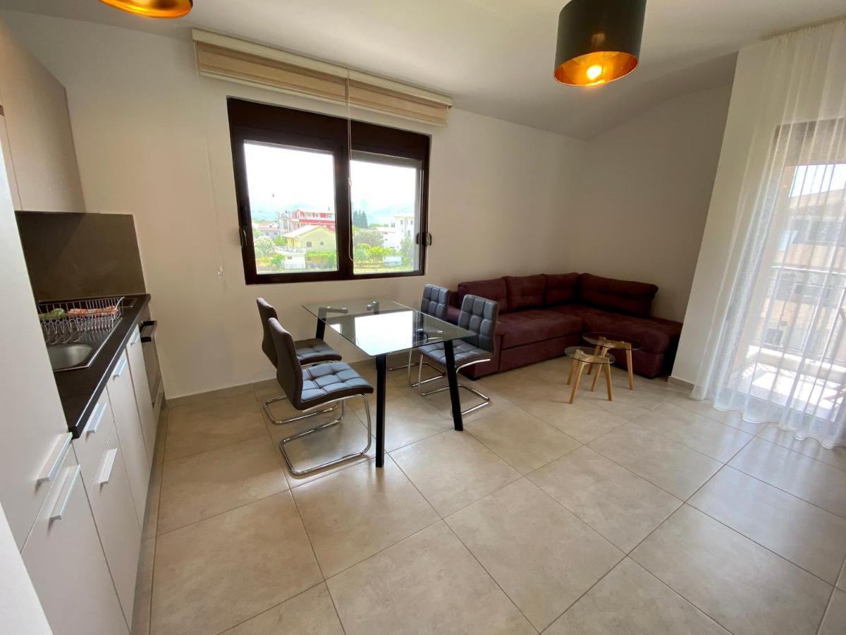 Villa Dolphin Apartments Petrovazzo Esterno foto