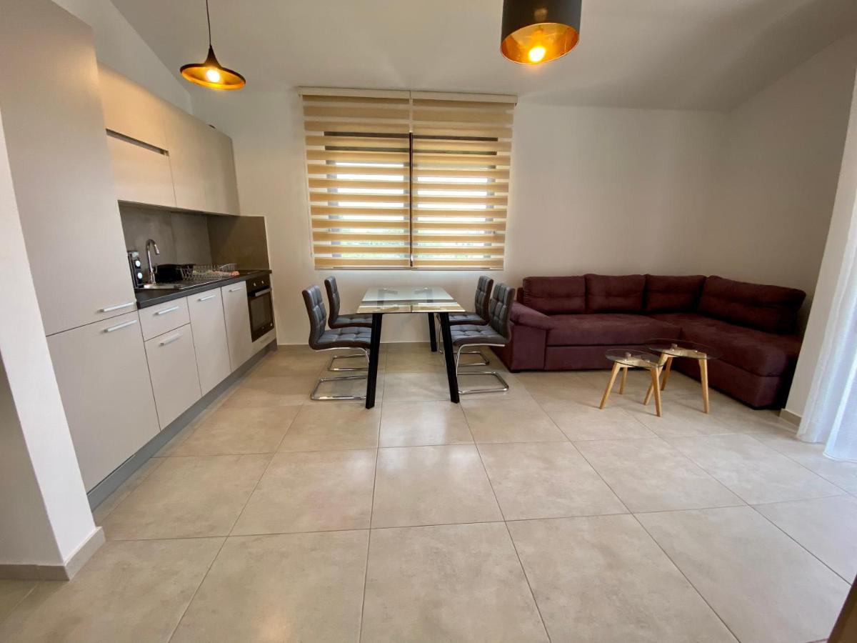 Villa Dolphin Apartments Petrovazzo Esterno foto