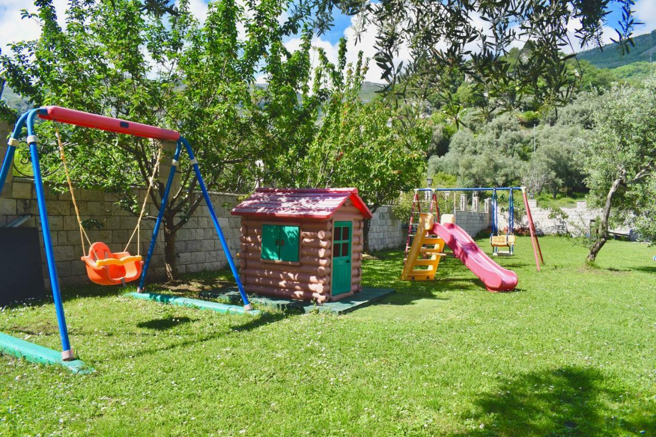 Villa Dolphin Apartments Petrovazzo Esterno foto